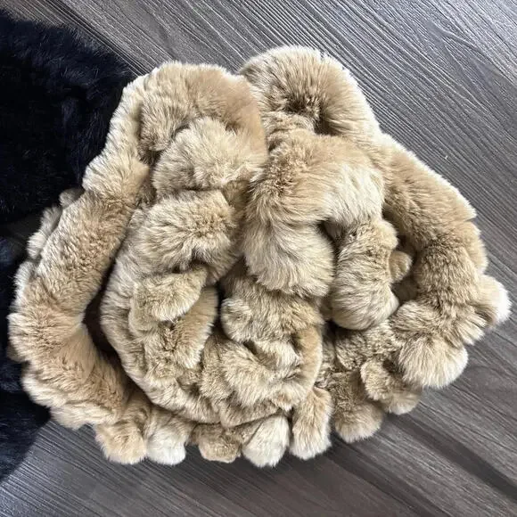 NWT Rex Rabbit Fur Scarf Black Pull Through Tan Slotted Scarves - Picture 2 of 9